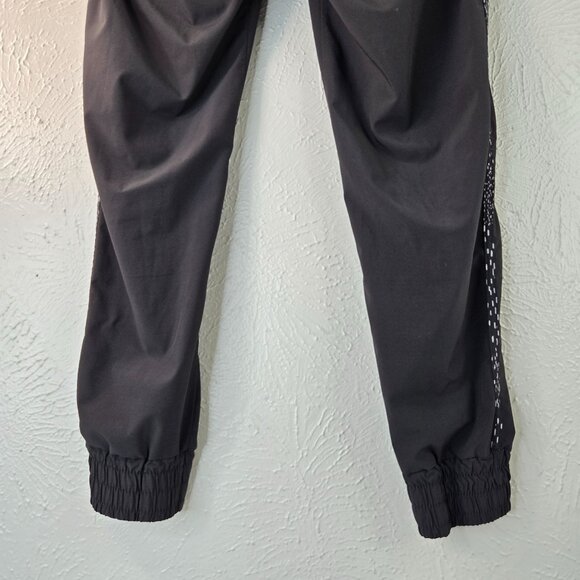 Fabletics Jogger Medium Black Lightweight Athletic Workout Pull On Track Pants - Picture 9 of 14